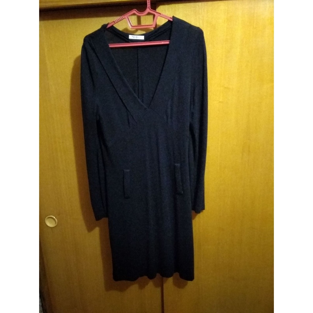 Dress Women's Black EUC V-Neck, Pockets